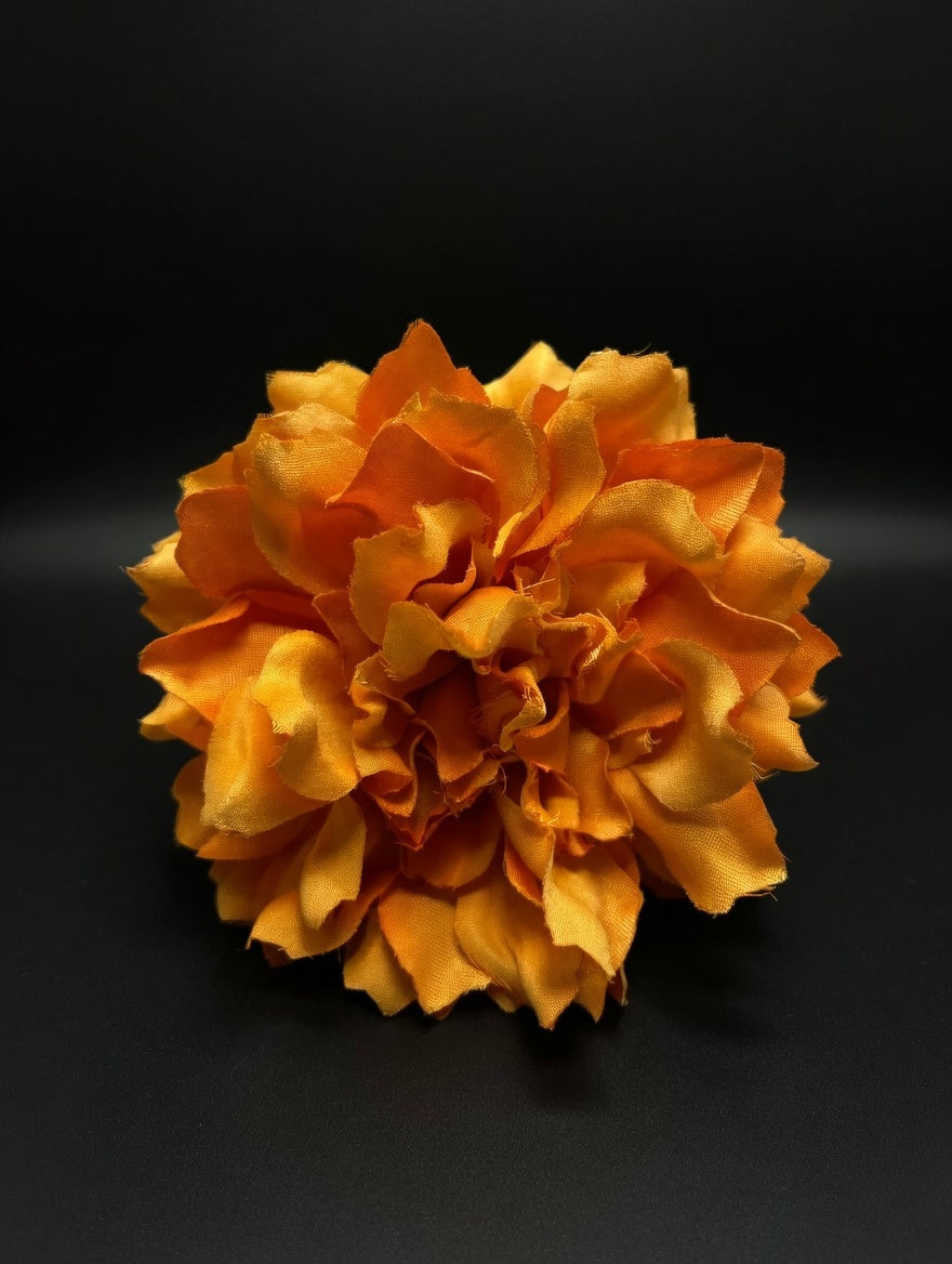 Flor naranja intenso y luminoso
