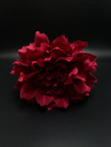Flor rojo profundo e intenso
