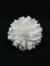 Flor blanco puro y luminoso
